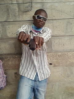 rodney en mo2 gun in hand...